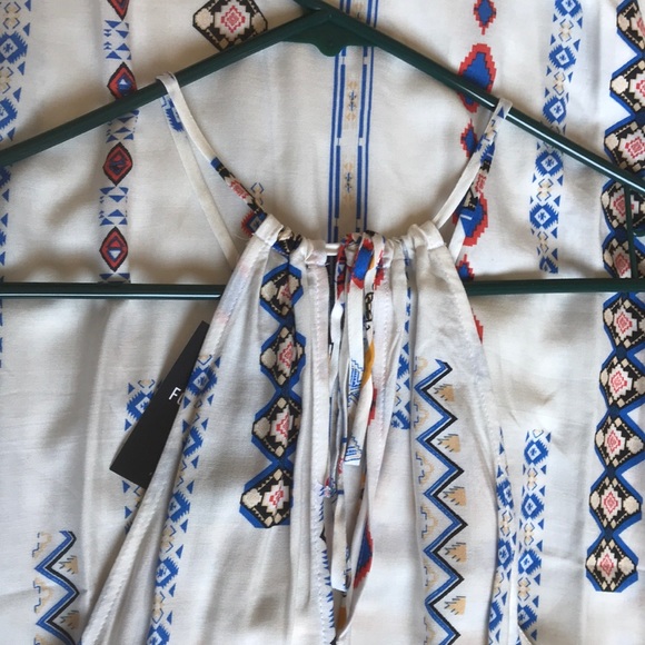 White dress - Picture 5 of 7